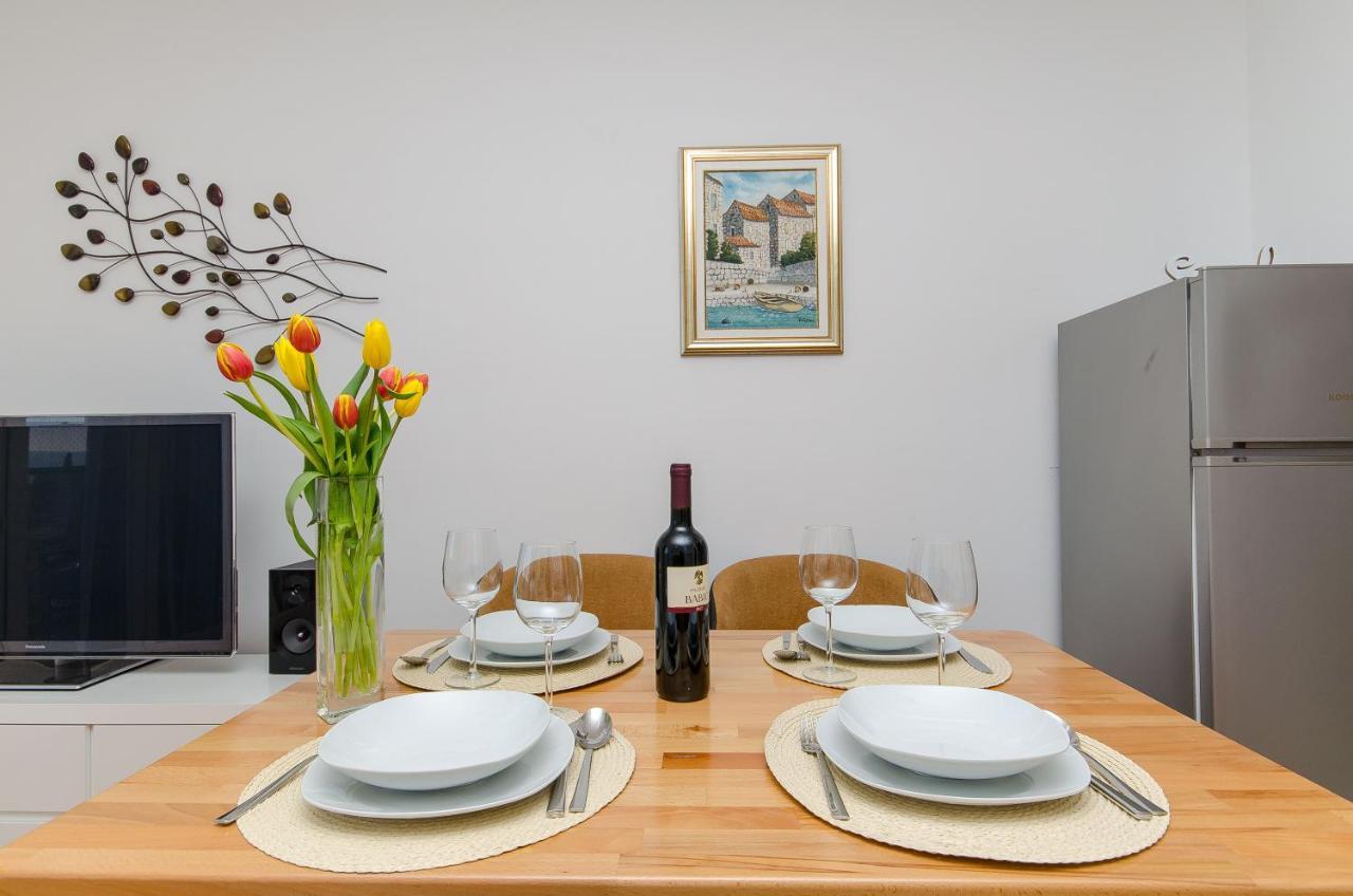 Spacious Apartment Smile With Terrace And Secure Garage Split Eksteriør billede