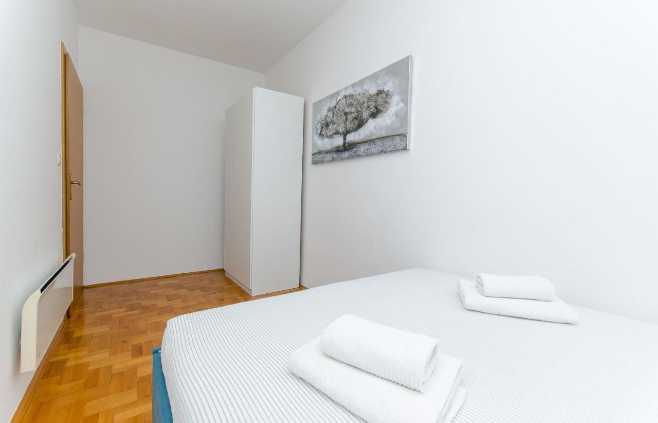 Spacious Apartment Smile With Terrace And Secure Garage Split Eksteriør billede