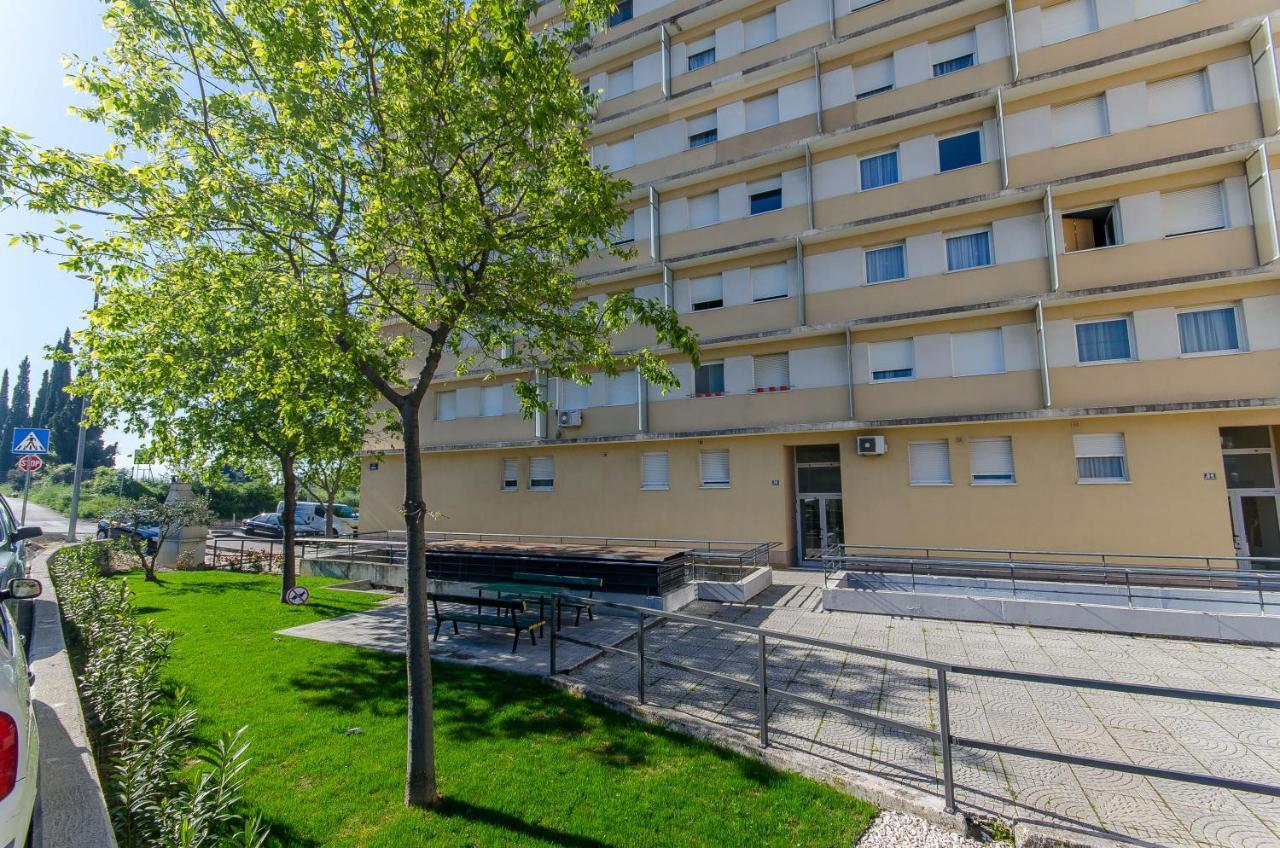 Spacious Apartment Smile With Terrace And Secure Garage Split Eksteriør billede
