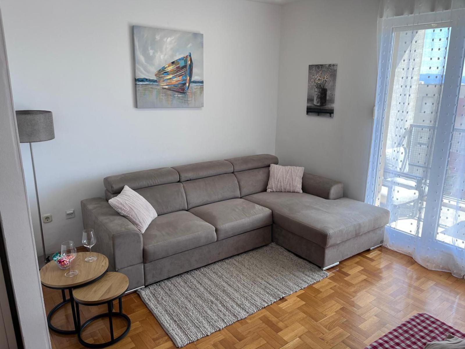 Spacious Apartment Smile With Terrace And Secure Garage Split Eksteriør billede